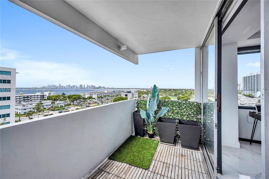 En Venta: $415,000 (2 camas, 2 baños, 1074 Pies cuadrados)
