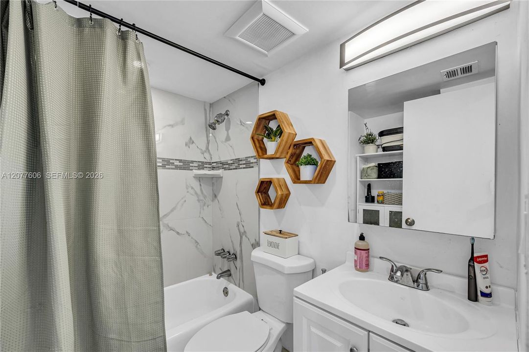 En Venta: $415,000 (2 camas, 2 baños, 1074 Pies cuadrados)