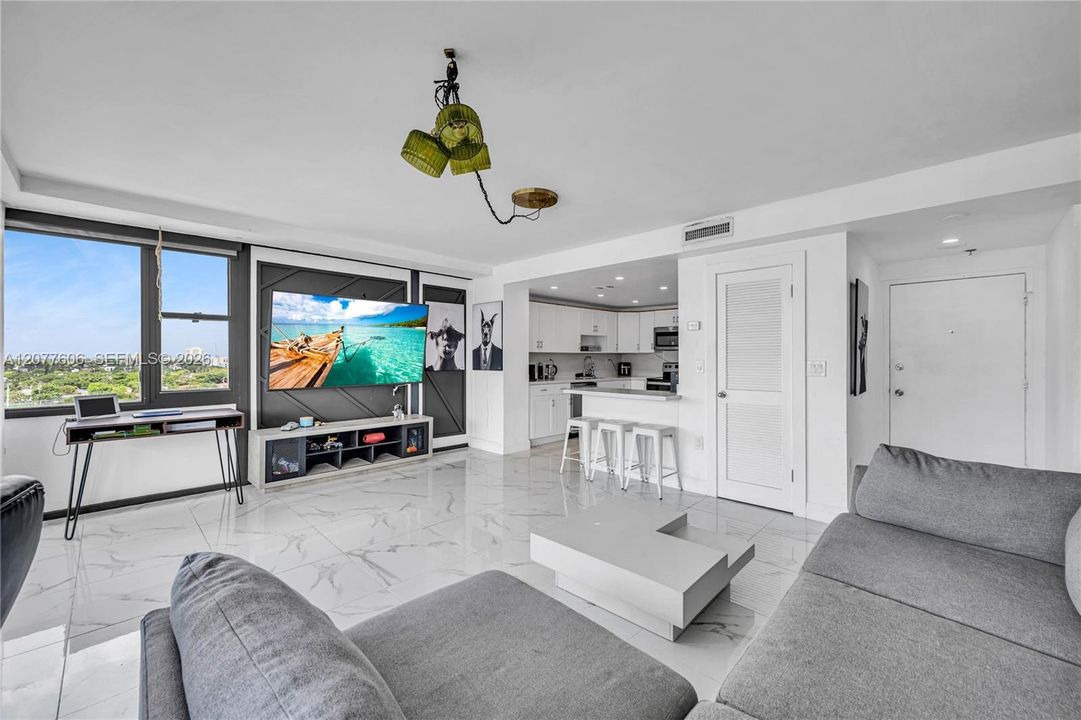 En Venta: $415,000 (2 camas, 2 baños, 1074 Pies cuadrados)