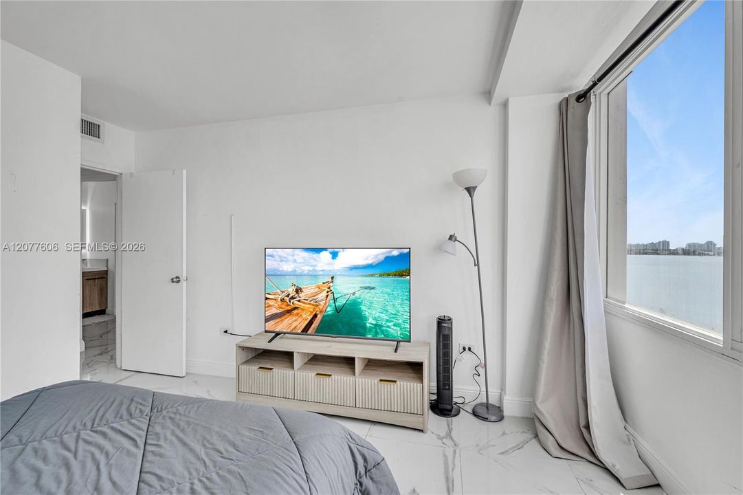 En Venta: $415,000 (2 camas, 2 baños, 1074 Pies cuadrados)