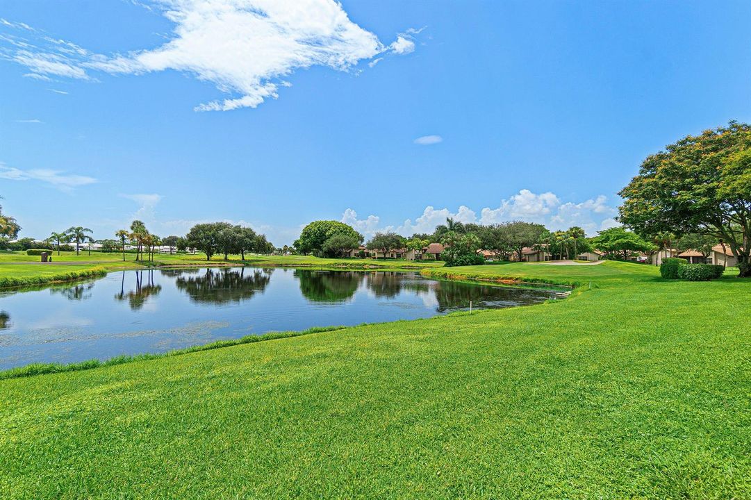 16th Hole & Lake