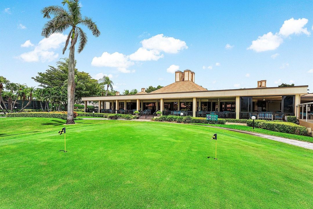 Country Club Putting Green