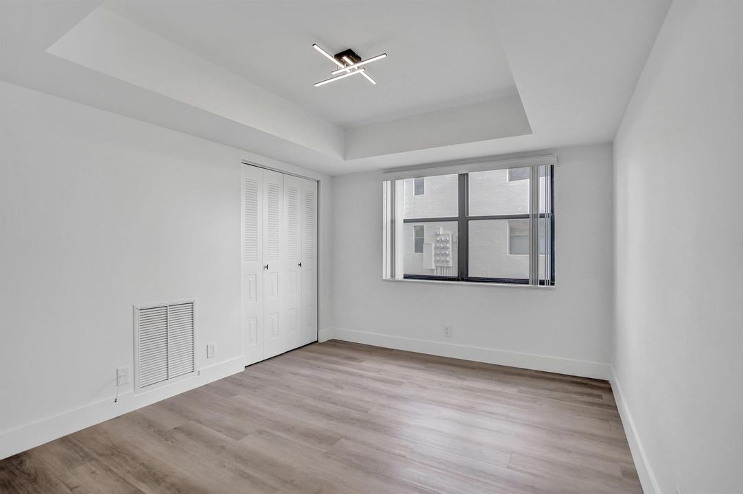 Condo For Sale in Lucerne Pointe