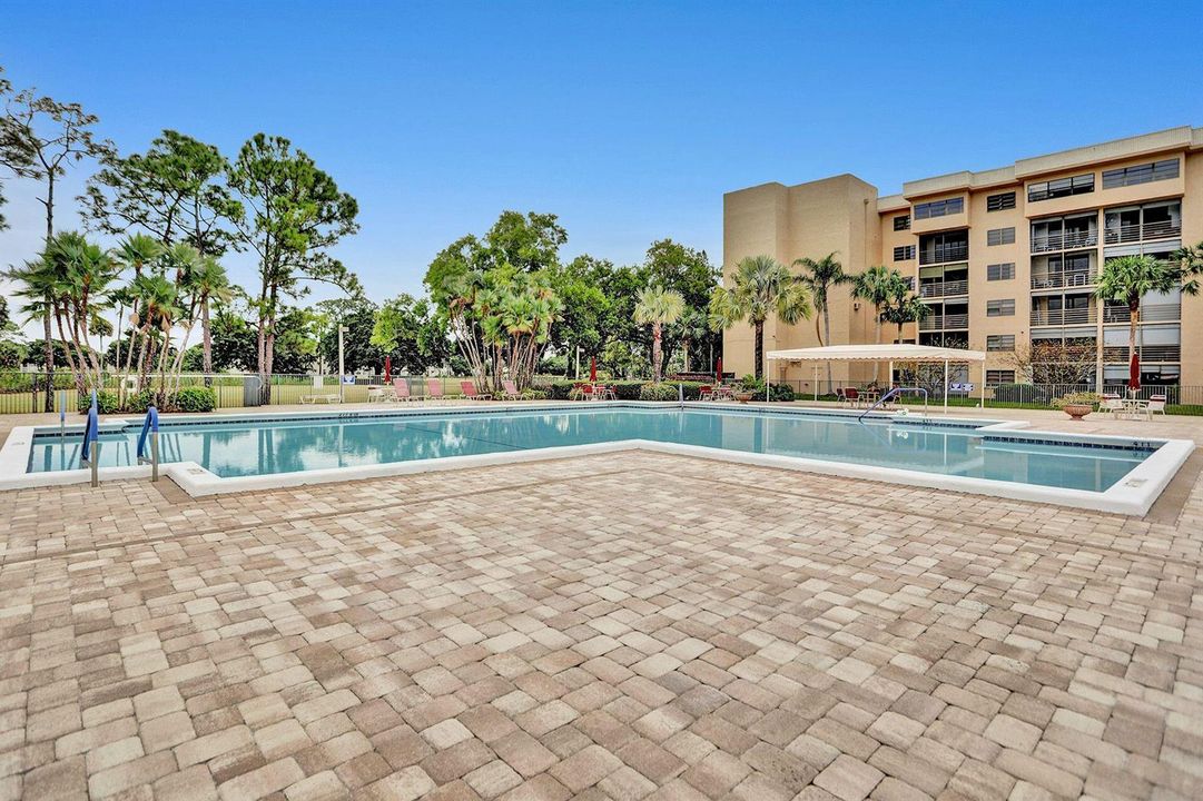 Condo For Sale in Lucerne Lakes