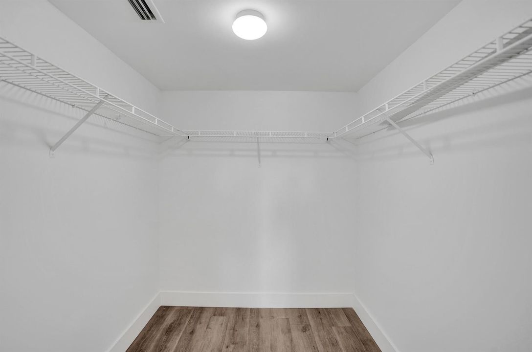 Condo For Sale in Lucerne Pointe