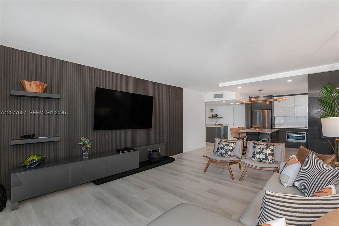 For Rent: $8,500 (1 beds, 1 baths, 880 Square Feet)