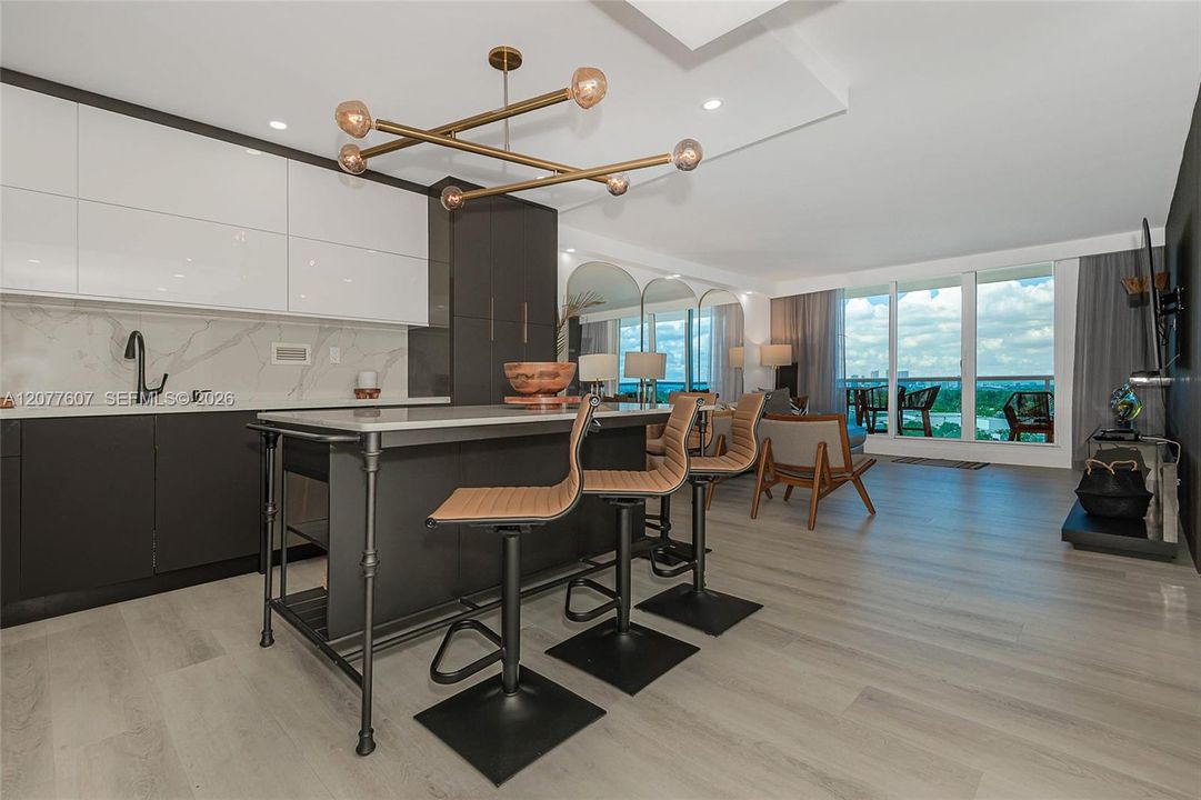 For Rent: $8,500 (1 beds, 1 baths, 880 Square Feet)