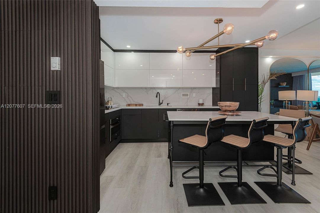 For Rent: $8,500 (1 beds, 1 baths, 880 Square Feet)