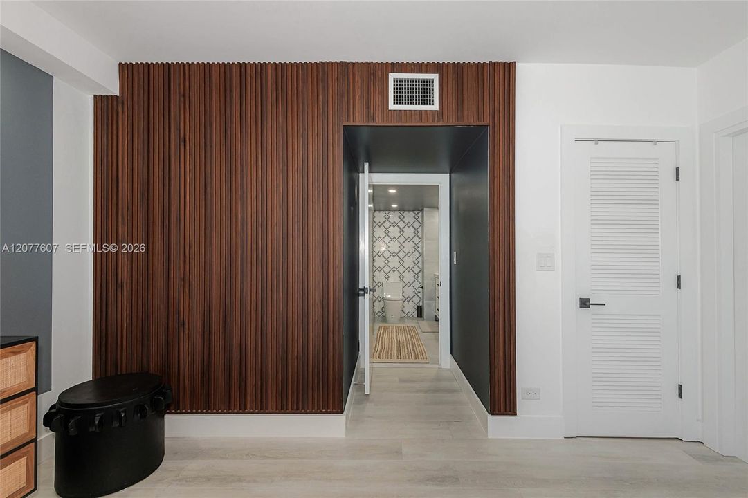 For Rent: $8,500 (1 beds, 1 baths, 880 Square Feet)