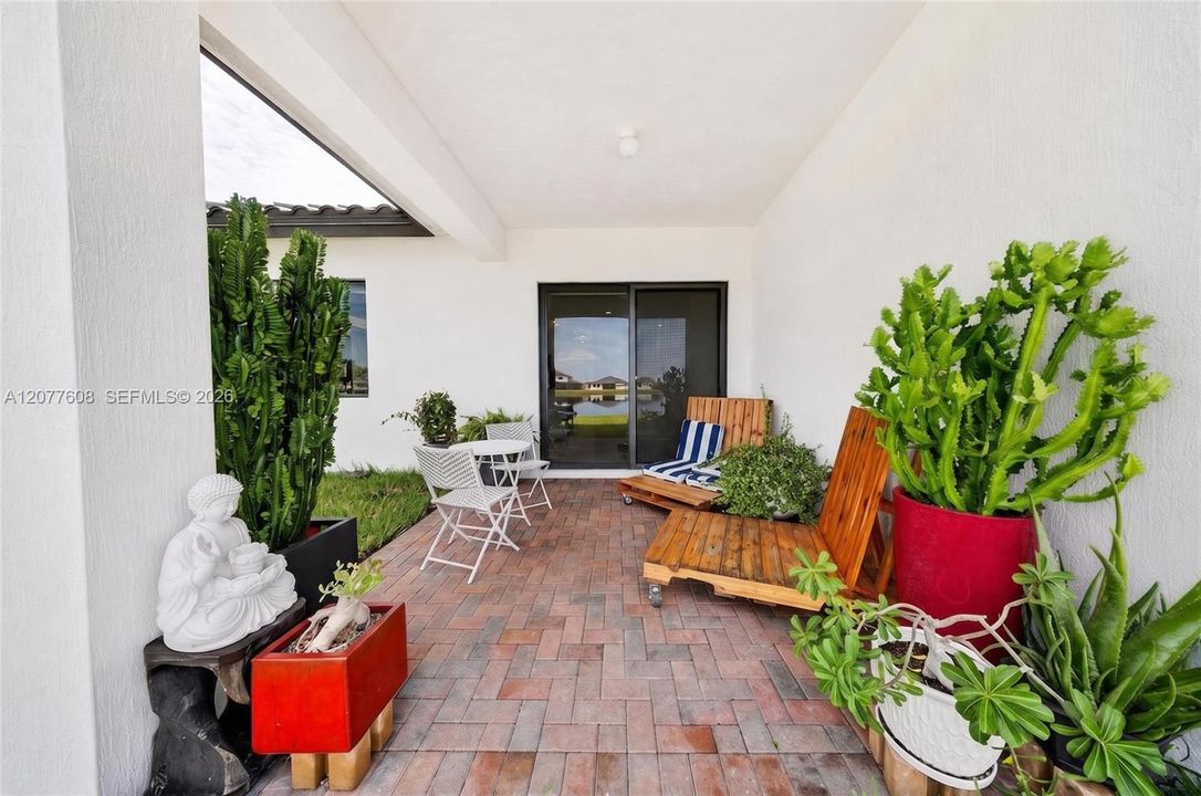 En Venta: $549,000 (3 camas, 3 baños, 0 Pies cuadrados)