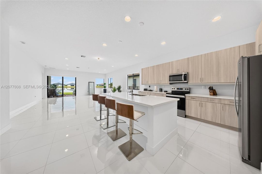 En Venta: $549,000 (3 camas, 3 baños, 0 Pies cuadrados)