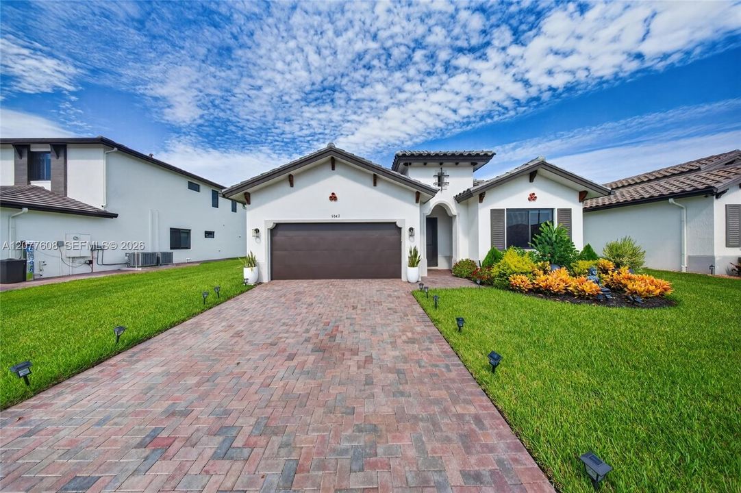 En Venta: $549,000 (3 camas, 3 baños, 0 Pies cuadrados)