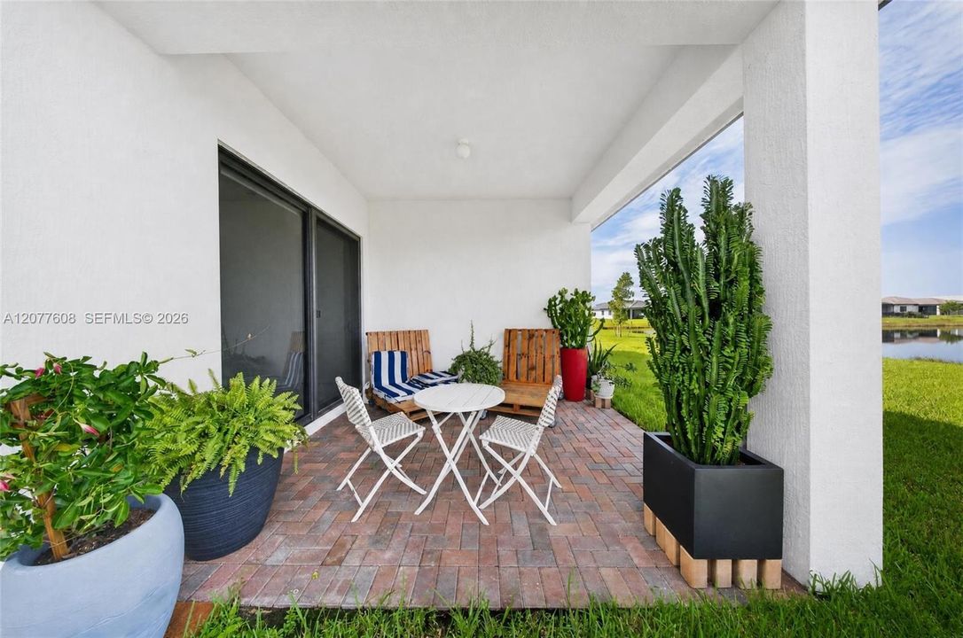 En Venta: $549,000 (3 camas, 3 baños, 0 Pies cuadrados)
