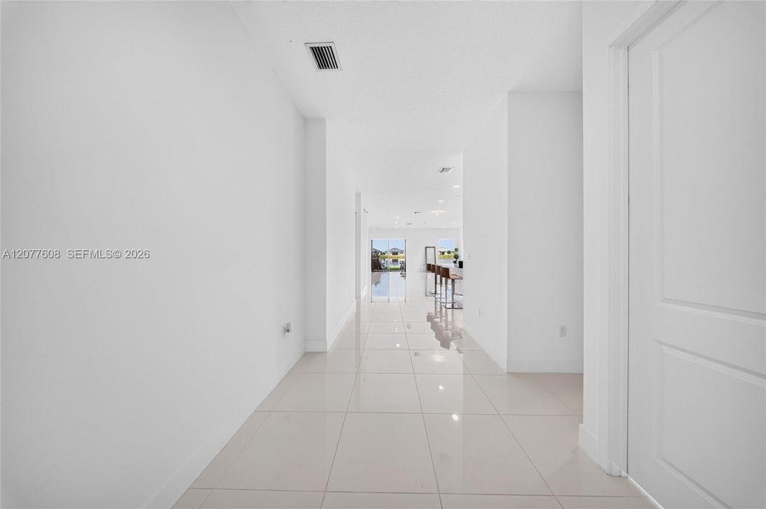 En Venta: $549,000 (3 camas, 3 baños, 0 Pies cuadrados)