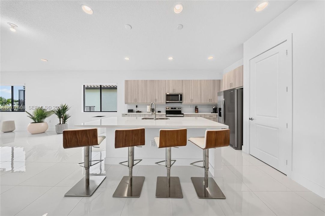 En Venta: $549,000 (3 camas, 3 baños, 0 Pies cuadrados)