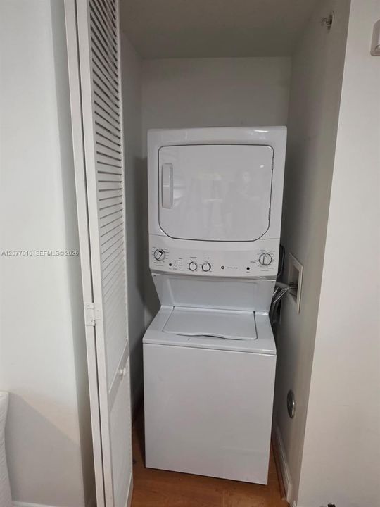 Activo con contrato: $2,100 (1 camas, 1 baños, 762 Pies cuadrados)