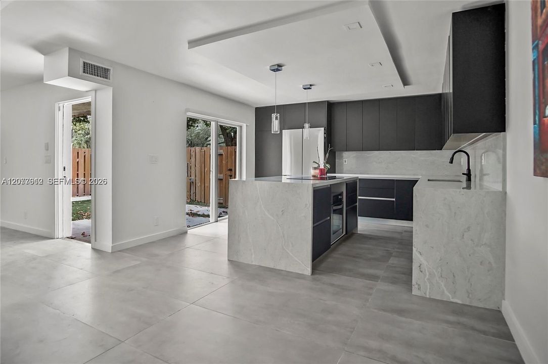 For Rent: $2,700 (2 beds, 2 baths, 1500 Square Feet)