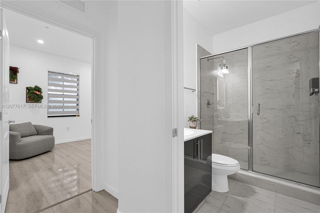 For Rent: $2,700 (3 beds, 2 baths, 1384 Square Feet)