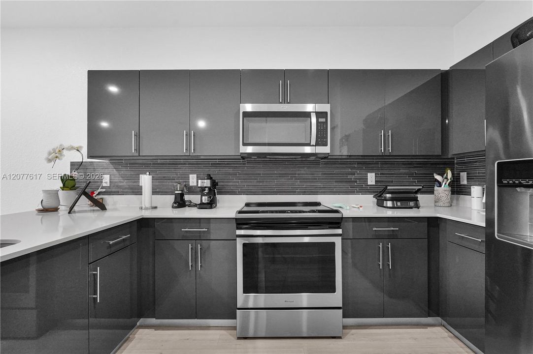 For Rent: $2,700 (3 beds, 2 baths, 1384 Square Feet)