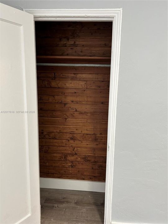 For Rent: $1,900 (1 beds, 1 baths, 650 Square Feet)