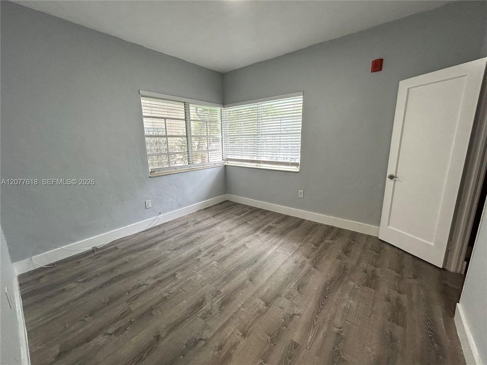 For Rent: $1,900 (1 beds, 1 baths, 650 Square Feet)