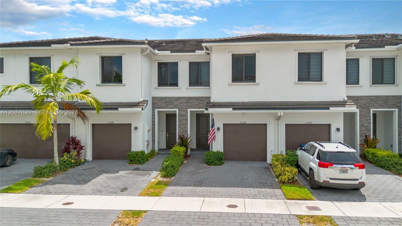 En Venta: $415,900 (3 camas, 2 baños, 1530 Pies cuadrados)