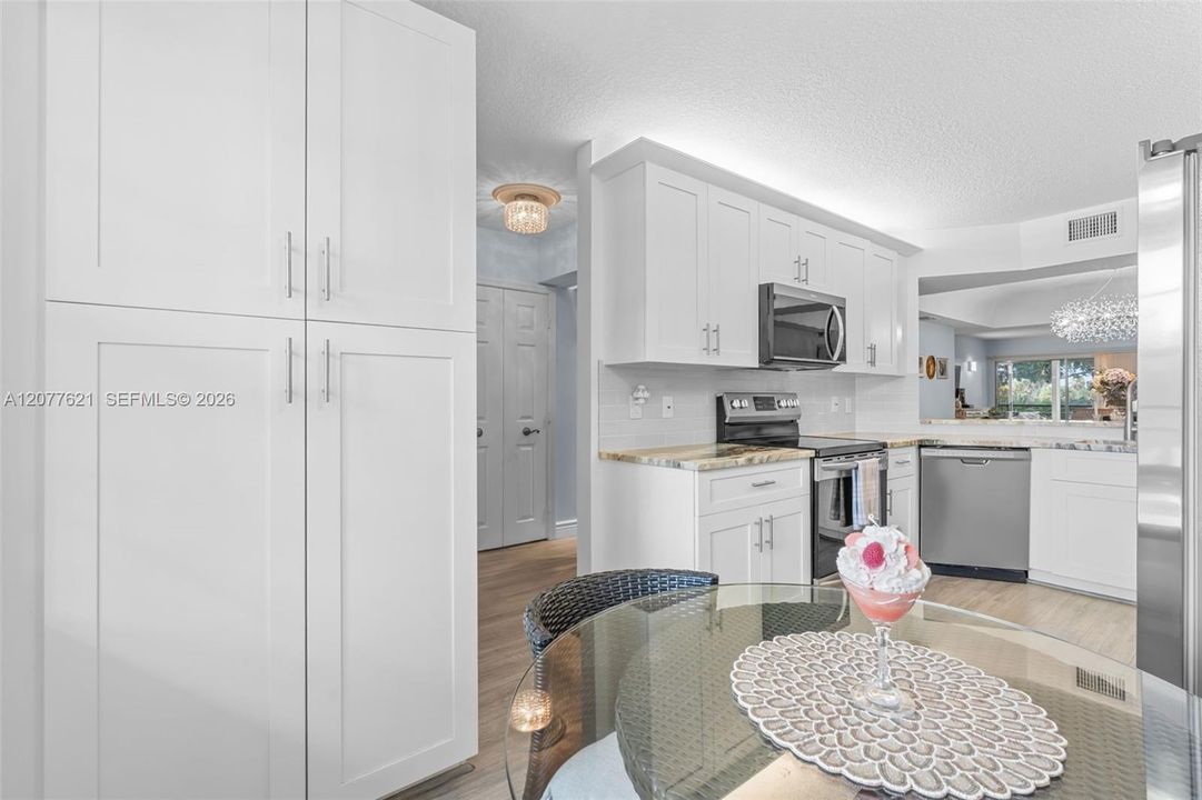 En Venta: $275,000 (2 camas, 2 baños, 1515 Pies cuadrados)
