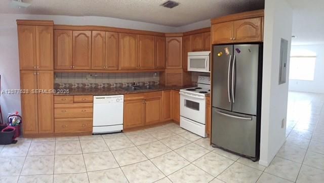 For Rent: $2,650 (2 beds, 2 baths, 1241 Square Feet)