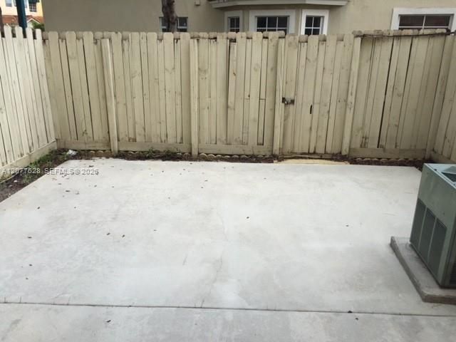 For Rent: $2,650 (2 beds, 2 baths, 1241 Square Feet)