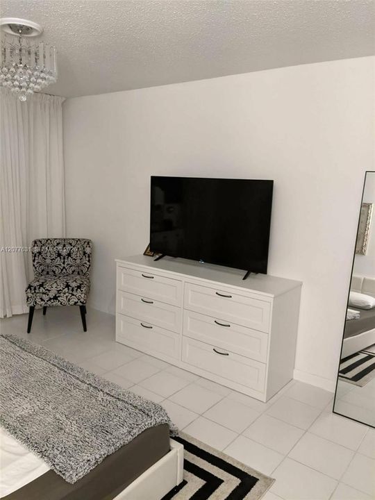 На продажу: $168,000 (1 спален, 1 ванн, 730 Квадратных фут)