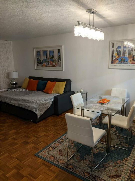 На продажу: $168,000 (1 спален, 1 ванн, 730 Квадратных фут)