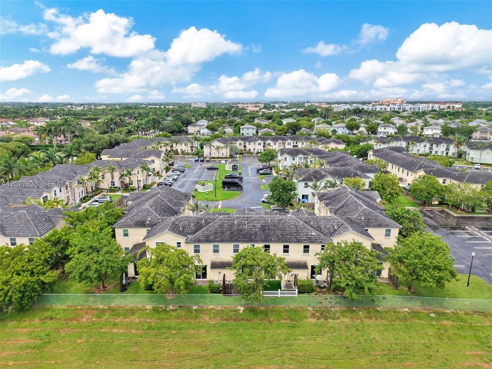 For Rent: $2,150 (2 beds, 2 baths, 1290 Square Feet)