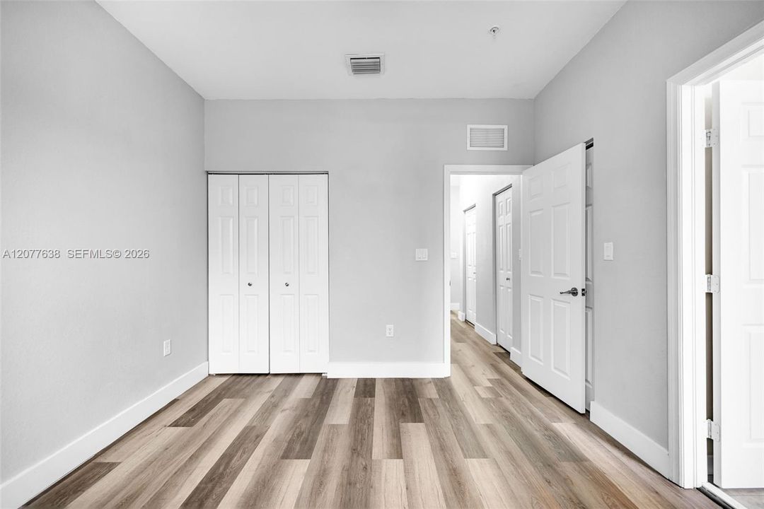 For Rent: $2,150 (2 beds, 2 baths, 1290 Square Feet)