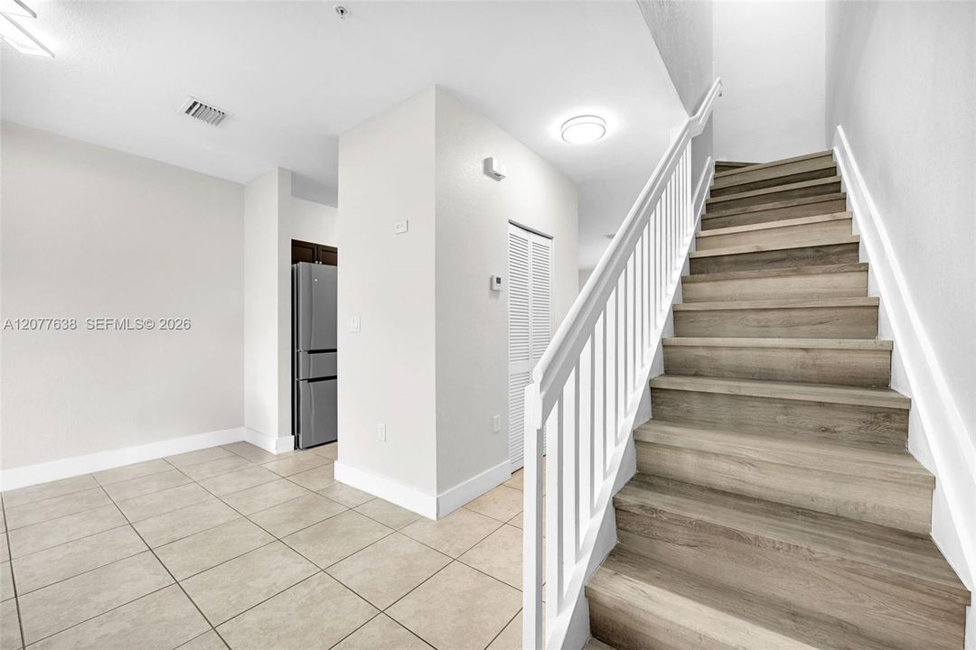 For Rent: $2,150 (2 beds, 2 baths, 1290 Square Feet)