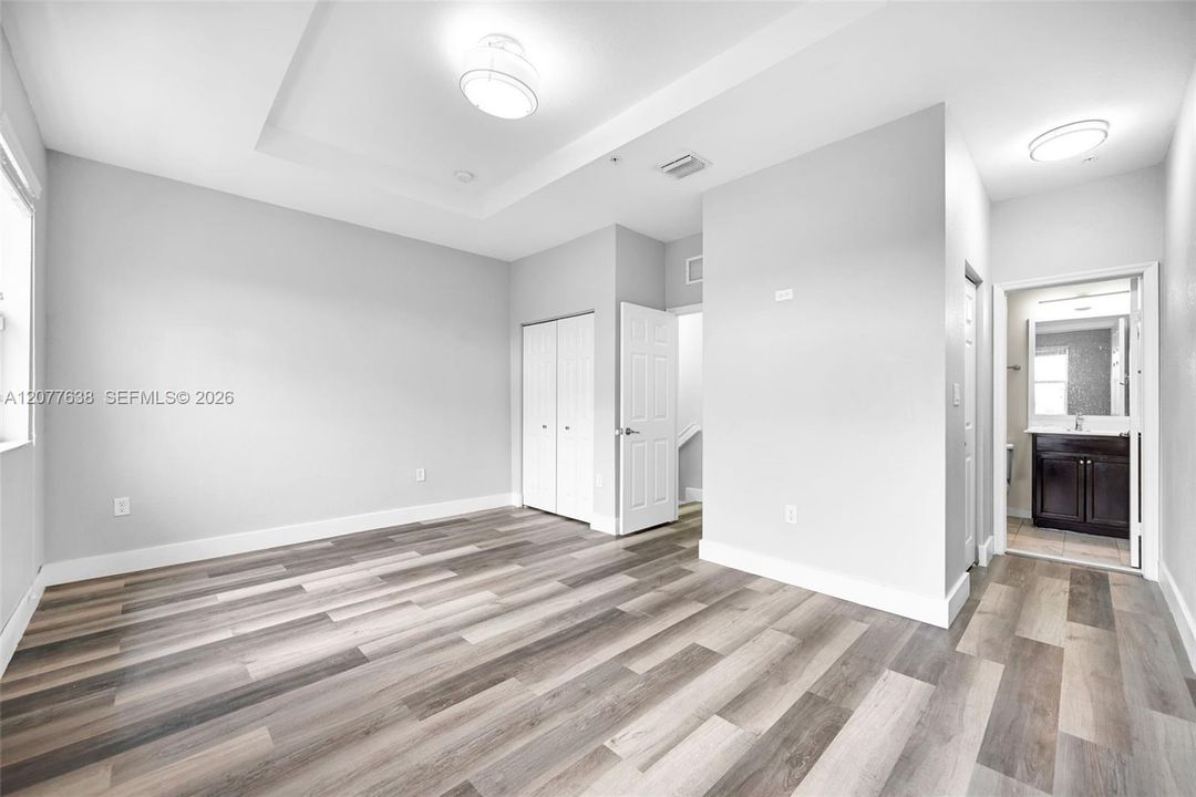 For Rent: $2,150 (2 beds, 2 baths, 1290 Square Feet)