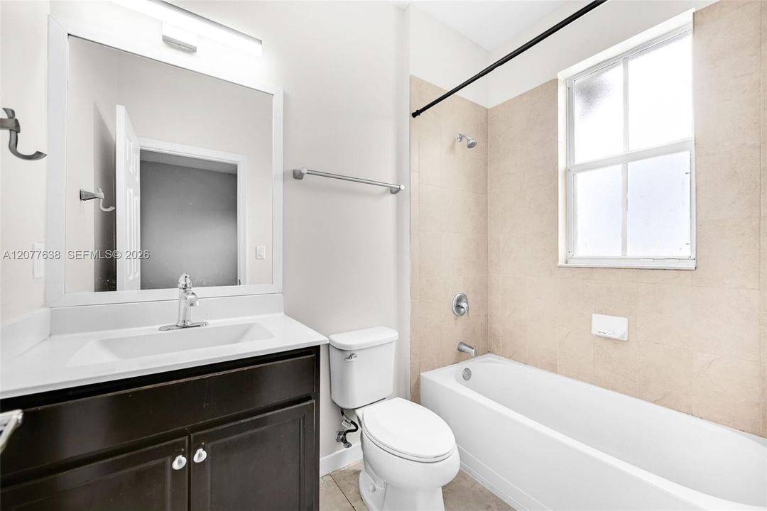 For Rent: $2,150 (2 beds, 2 baths, 1290 Square Feet)