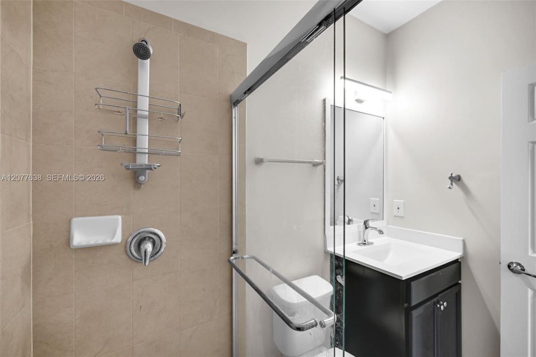 For Rent: $2,150 (2 beds, 2 baths, 1290 Square Feet)