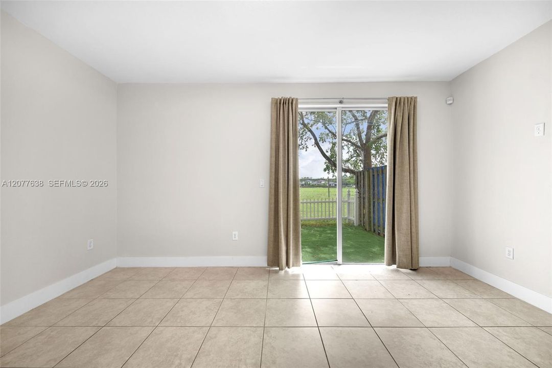 For Rent: $2,150 (2 beds, 2 baths, 1290 Square Feet)