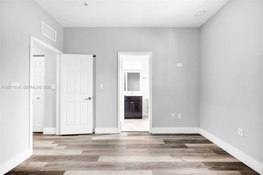For Rent: $2,150 (2 beds, 2 baths, 1290 Square Feet)