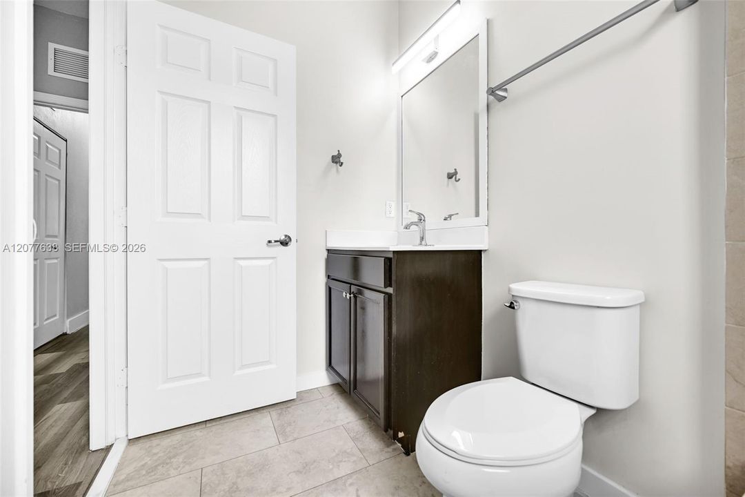 For Rent: $2,150 (2 beds, 2 baths, 1290 Square Feet)