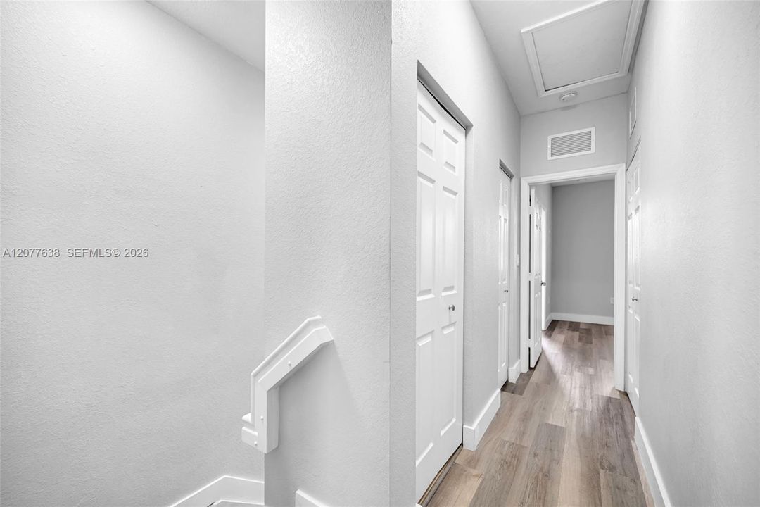 For Rent: $2,150 (2 beds, 2 baths, 1290 Square Feet)