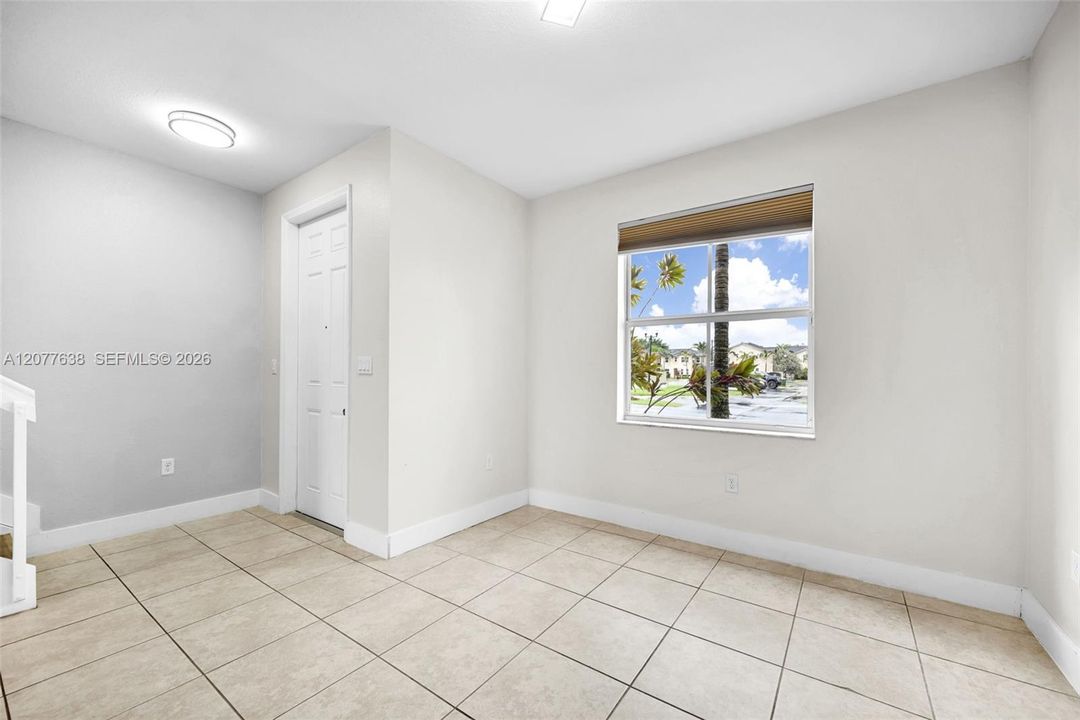 For Rent: $2,150 (2 beds, 2 baths, 1290 Square Feet)