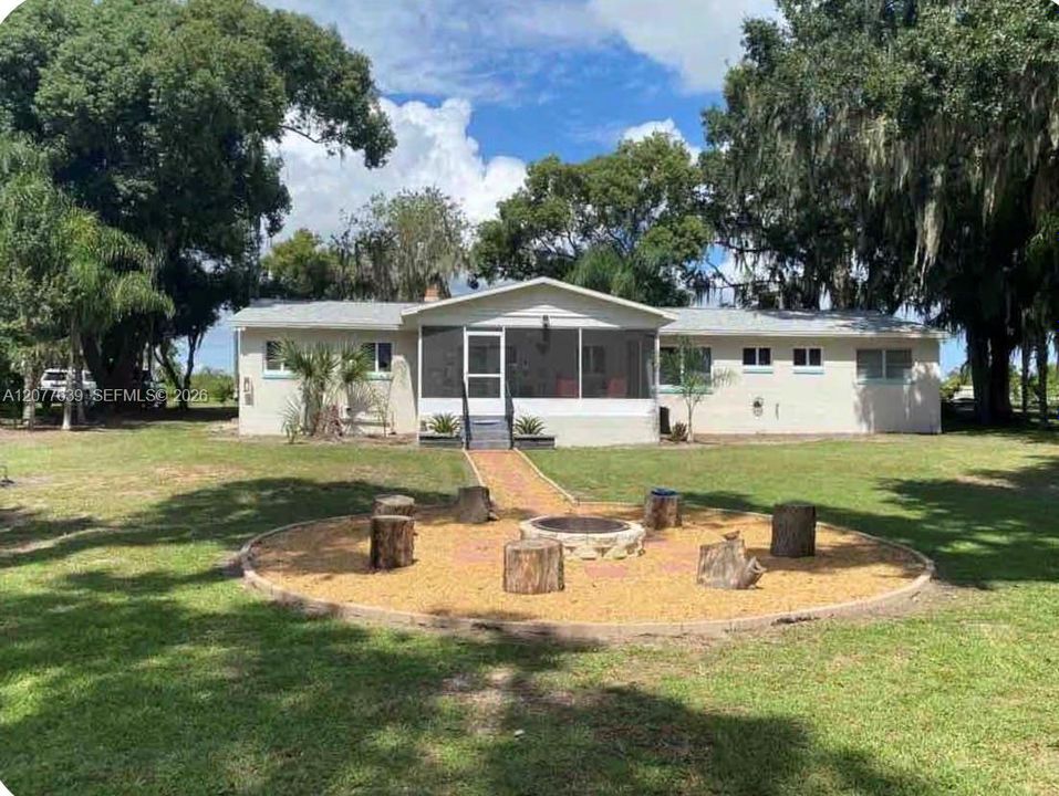 En Venta: $449,000 (4 camas, 2 baños, 0 Pies cuadrados)