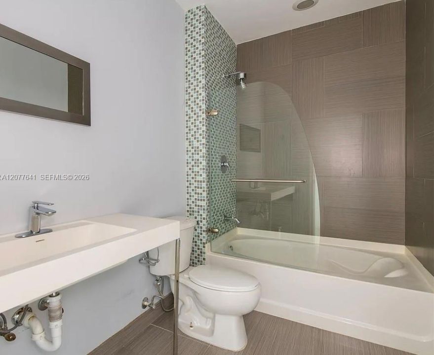 For Rent: $3,200 (1 beds, 1 baths, 692 Square Feet)
