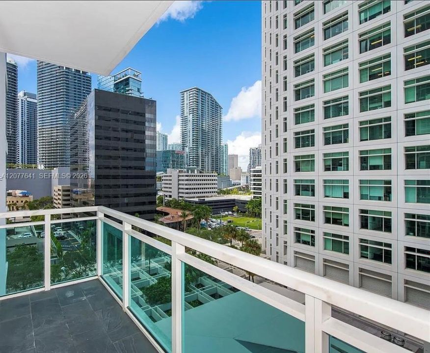 For Rent: $3,200 (1 beds, 1 baths, 692 Square Feet)