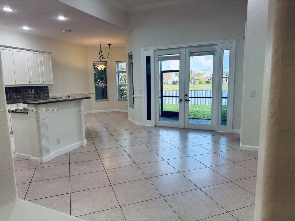 Kitchen and breakfast area