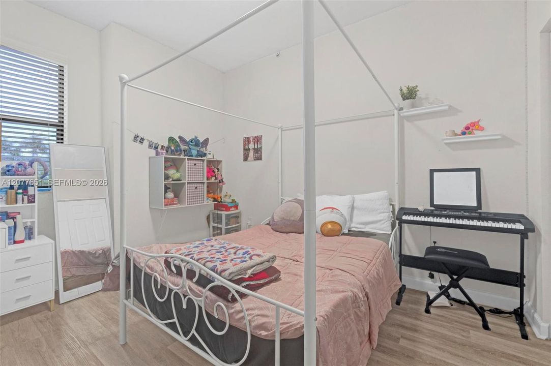 For Sale: $417,999 (3 beds, 2 baths, 1740 Square Feet)