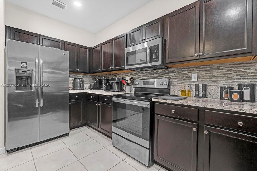 For Sale: $417,999 (3 beds, 2 baths, 1740 Square Feet)