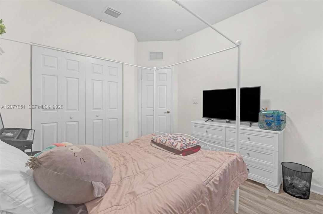 For Sale: $417,999 (3 beds, 2 baths, 1740 Square Feet)