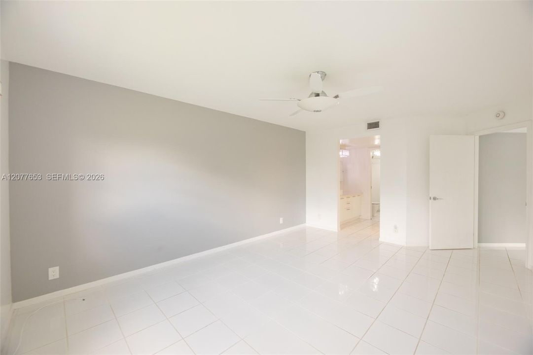 En Venta: $270,000 (2 camas, 2 baños, 1428 Pies cuadrados)